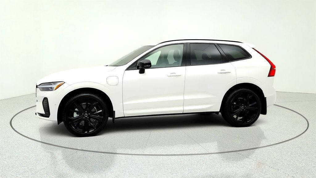 Used 2026 Volvo XC60 T8 Ultra w/ Climate Package AWD/4WD image 8