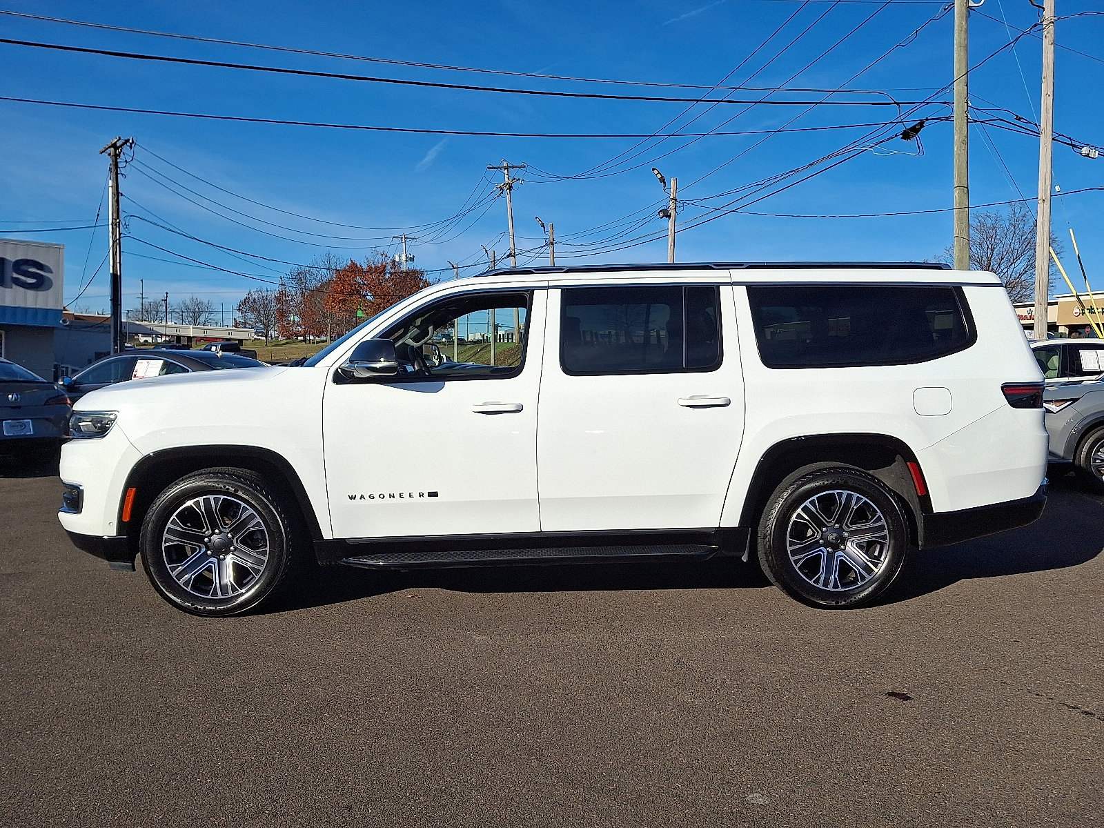 Used 2024 Jeep Wagoneer L Series II w/ Flexible Seating Group image 7