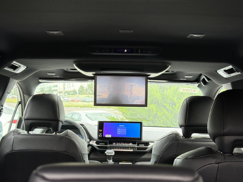 New 2026 Toyota Sienna Platinum AWD/4WD image 8