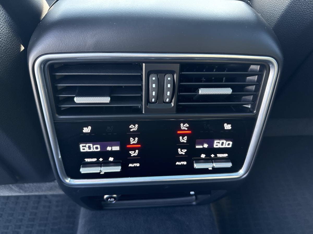 Used 2021 Porsche Cayenne GTS AWD/4WD image 17