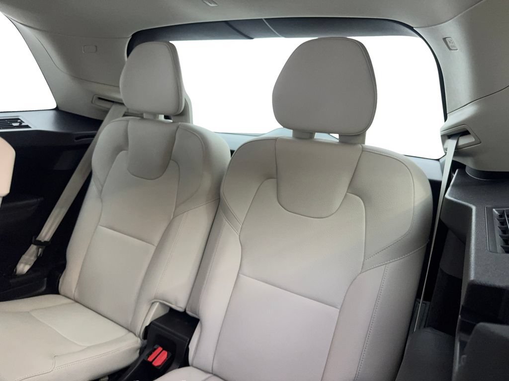 Used 2024 Volvo XC90 B5 Core w/ Protection Package Premier AWD/4WD image 41