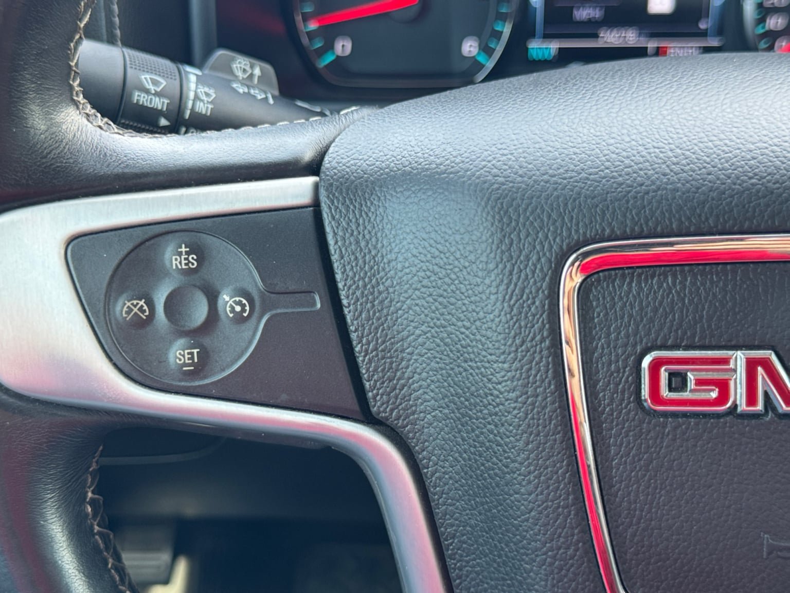 Used 2018 GMC Sierra 1500 SLE w/ SLE Value Package AWD/4WD image 22