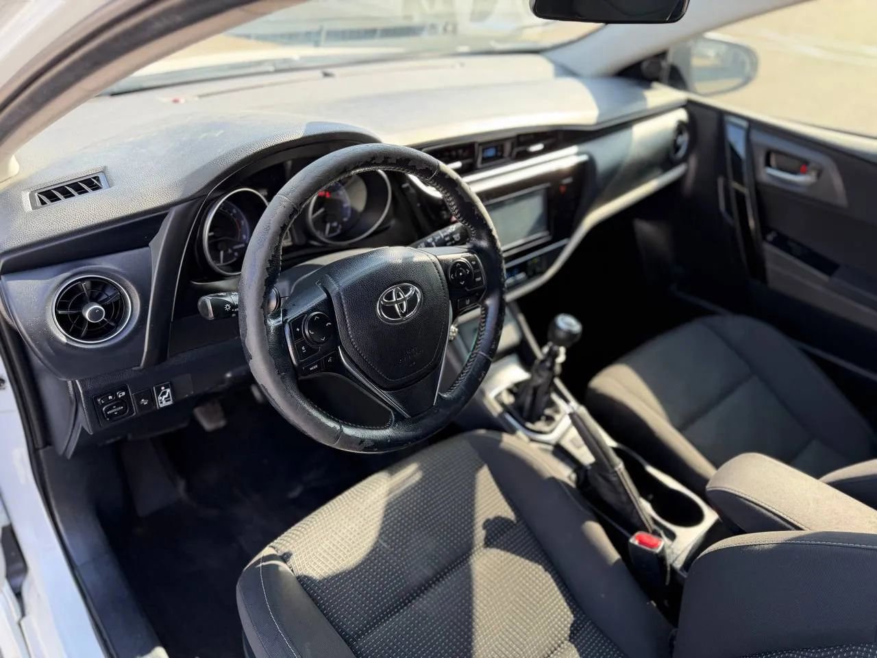 Used 2018 Toyota Corolla iM w/ Carpet Mat Package (TMS) image 21