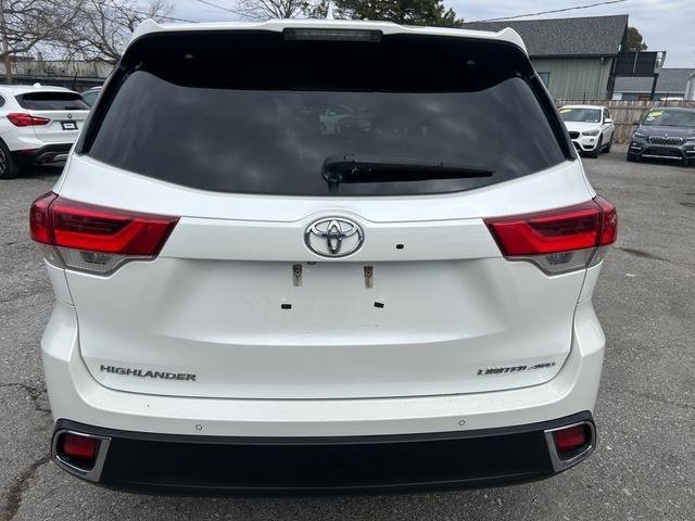 Used 2018 Toyota Highlander Limited AWD/4WD image 3
