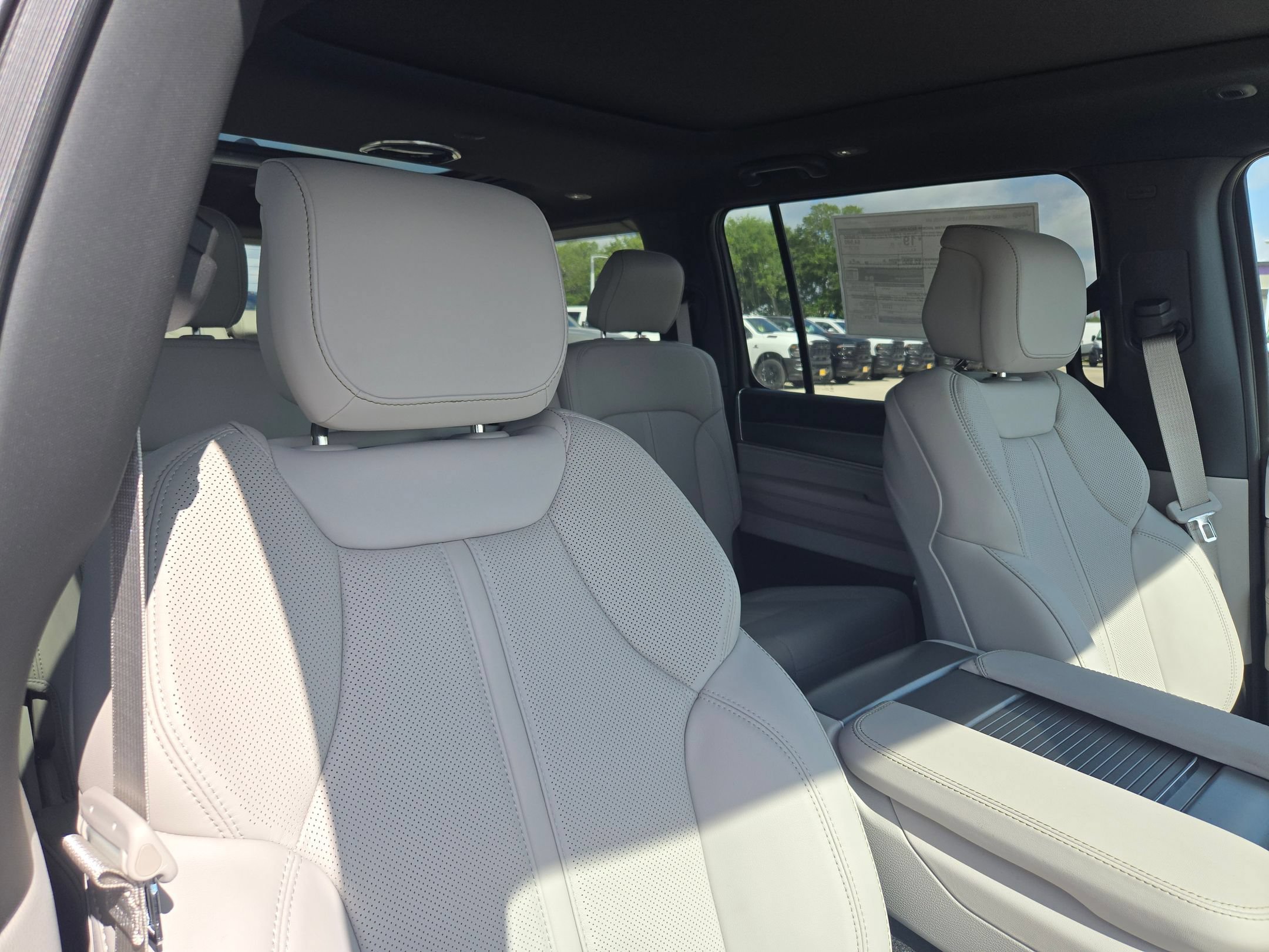 New 2026 Jeep Grand Wagoneer Limited w/ Premium Group II AWD/4WD image 21