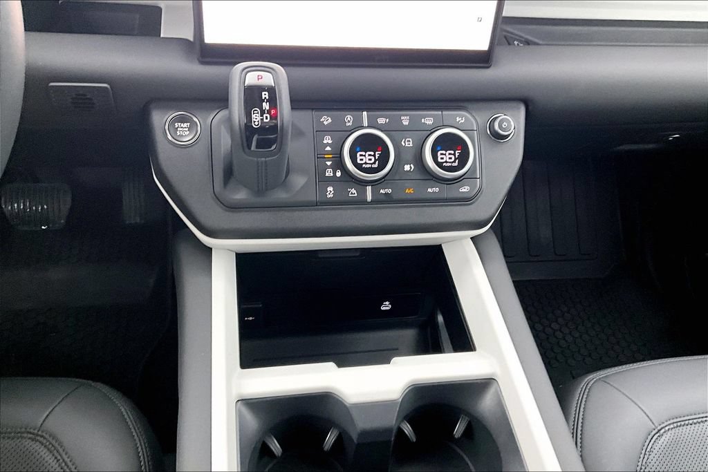 Used 2025 Land Rover Defender 110 S AWD/4WD image 23