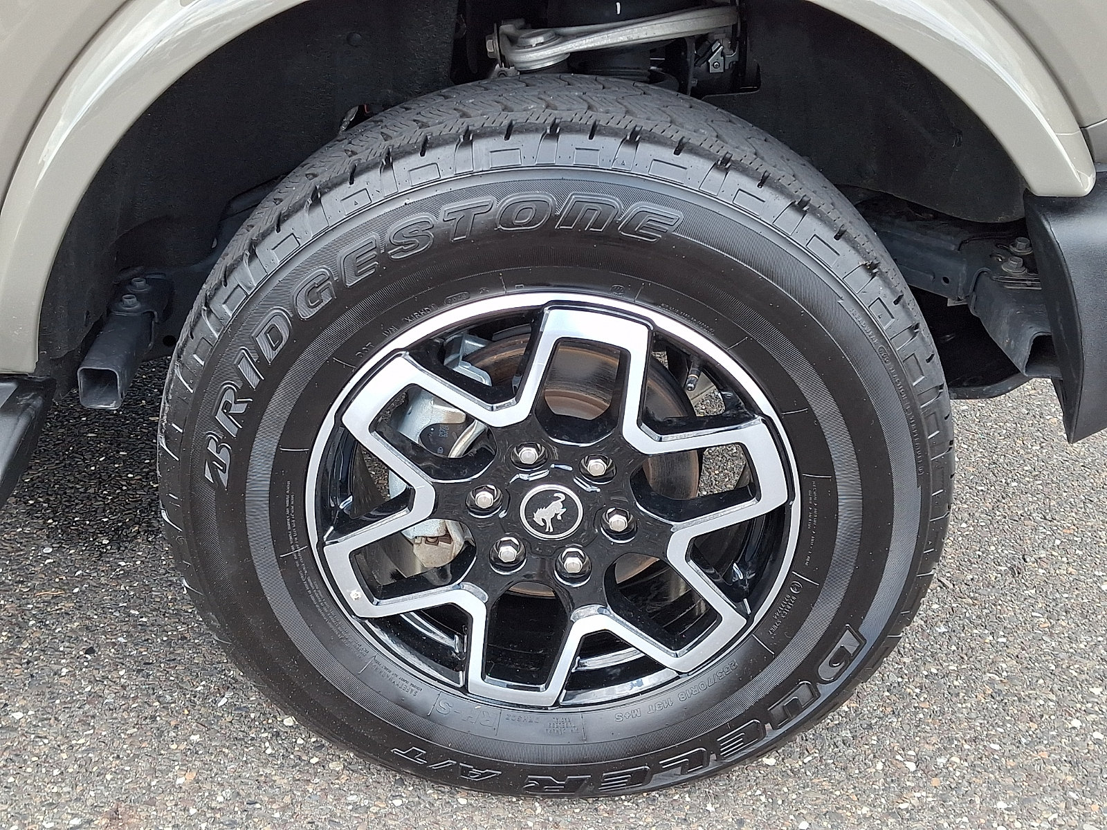 Used 2025 Ford Bronco Outer Banks AWD/4WD image 8