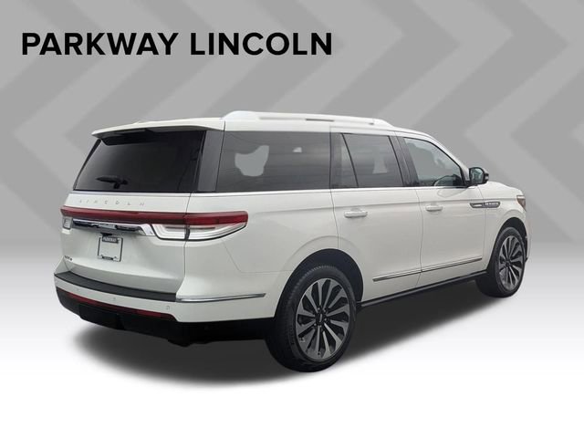 Used 2023 Lincoln Navigator Reserve image 5