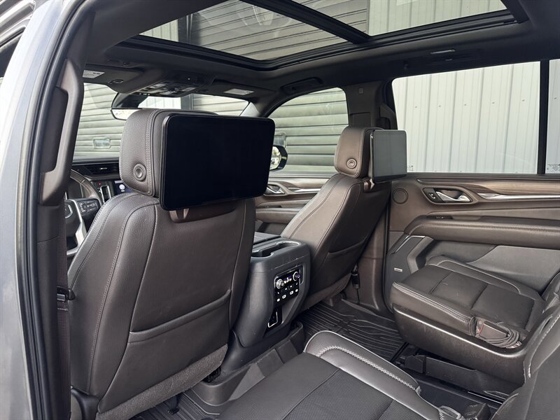 Used 2021 GMC Yukon Denali w/ Denali Ultimate Package image 23