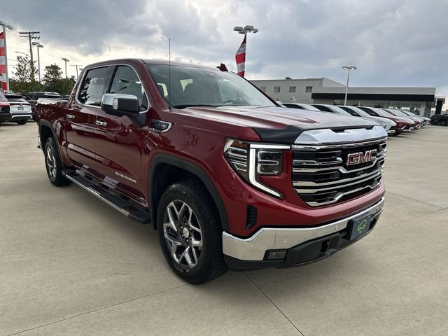Used 2024 GMC Sierra 1500 SLT w/ SLT Premium Package AWD/4WD image 11