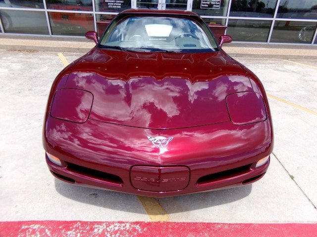 Used 2003 Chevrolet Corvette Coupe w/ Preferred Equipment Group RWD image 2