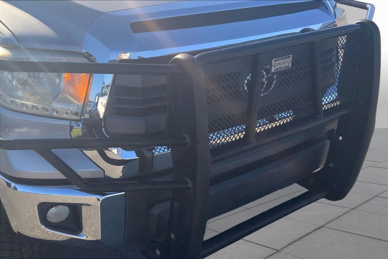 Used 2015 Toyota Tundra SR5 w/ TRD Off Road Package AWD/4WD image 30