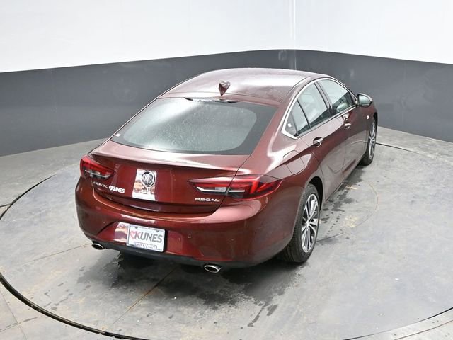 Used 2018 Buick Regal Essence w/ Driver Confidence Package #1 image 39