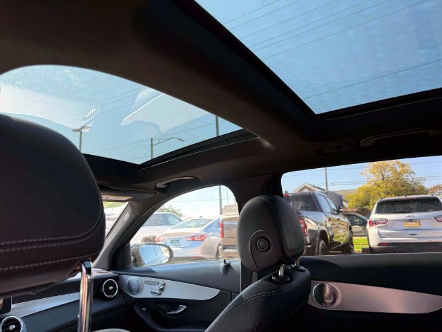 Used 2019 Mercedes-Benz GLC 300 4MATIC image 15