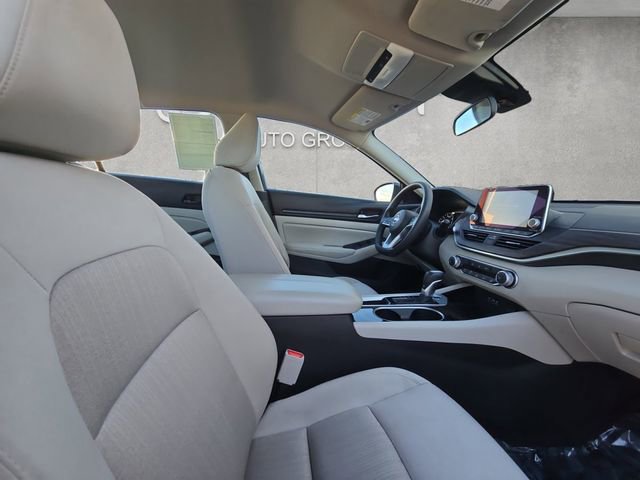 Used 2024 Nissan Altima 2.5 SV image 24