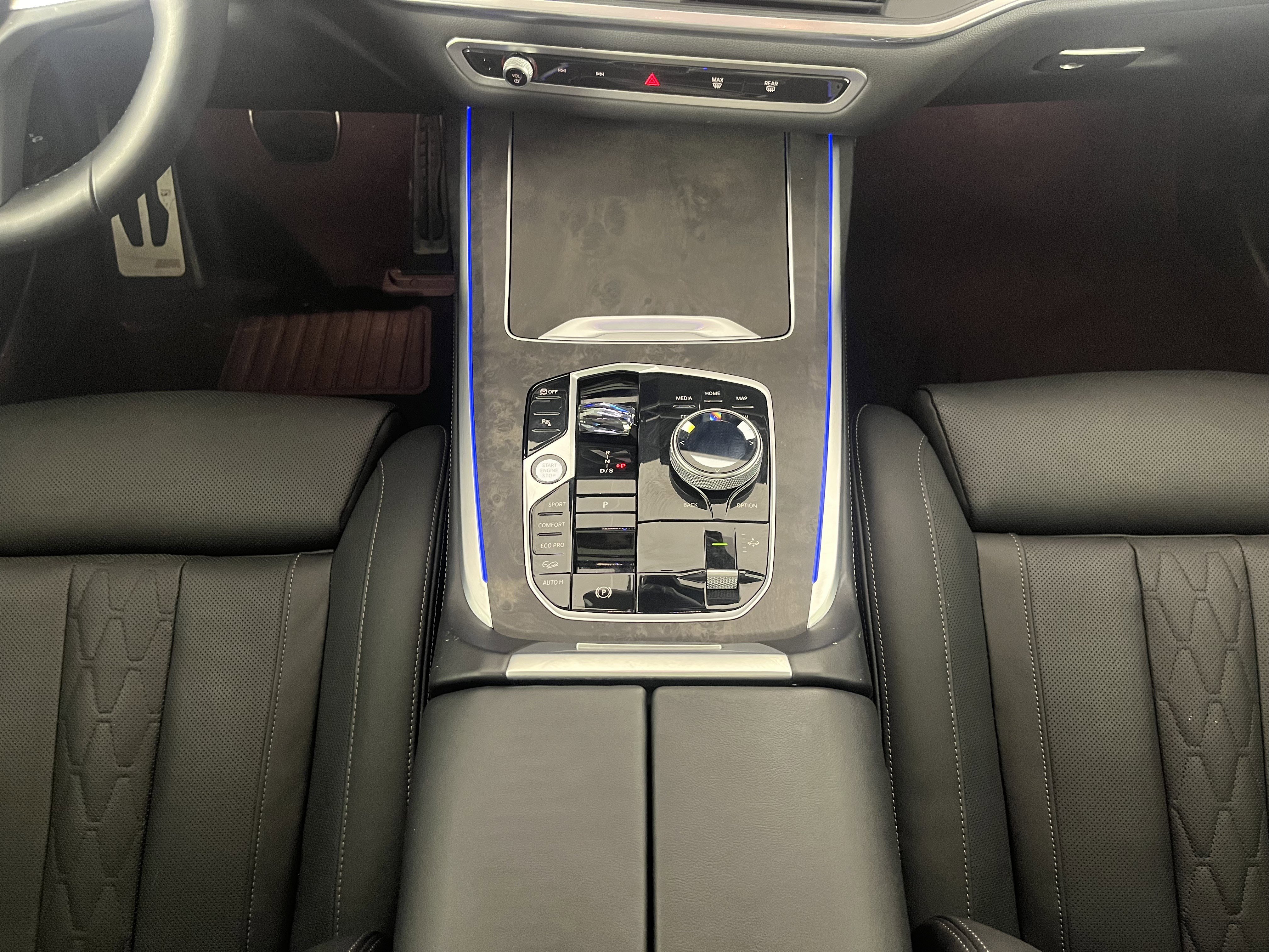 Used 2023 BMW X7 xDrive40i w/ M Sport Package image 16