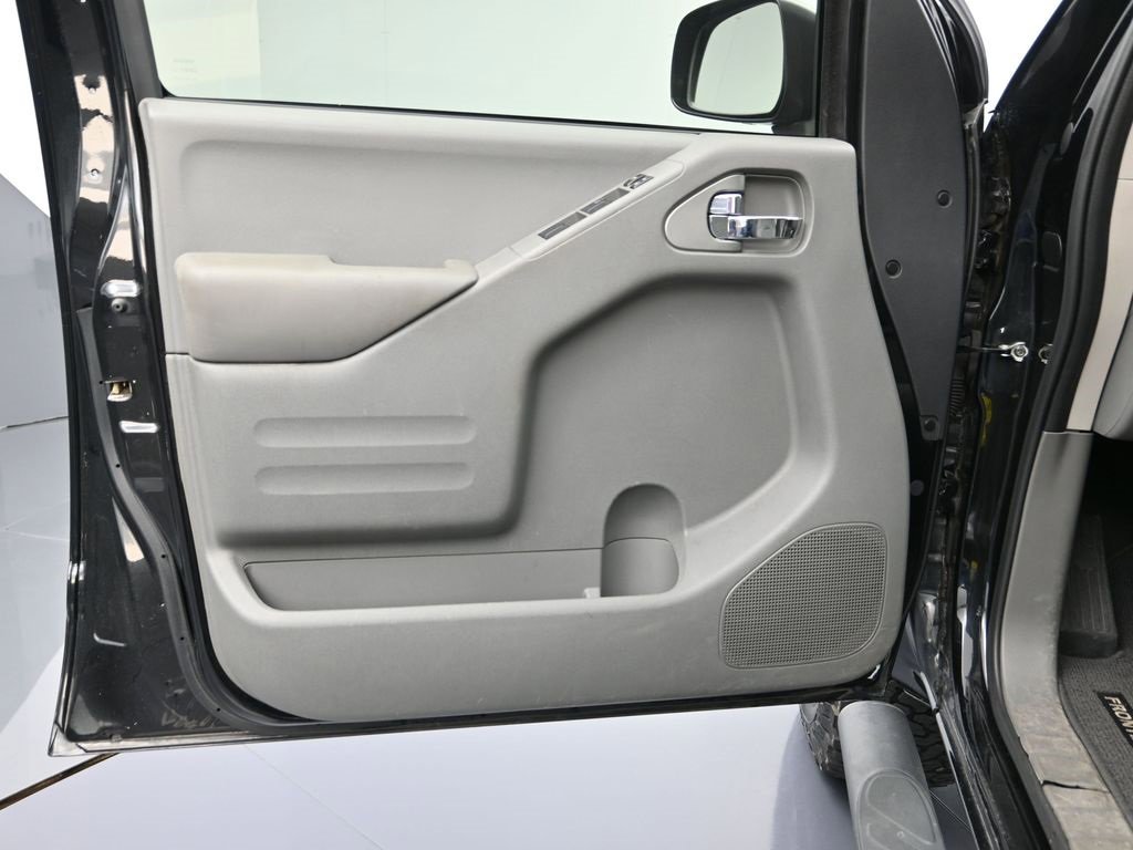 Used 2019 Nissan Frontier SV image 10