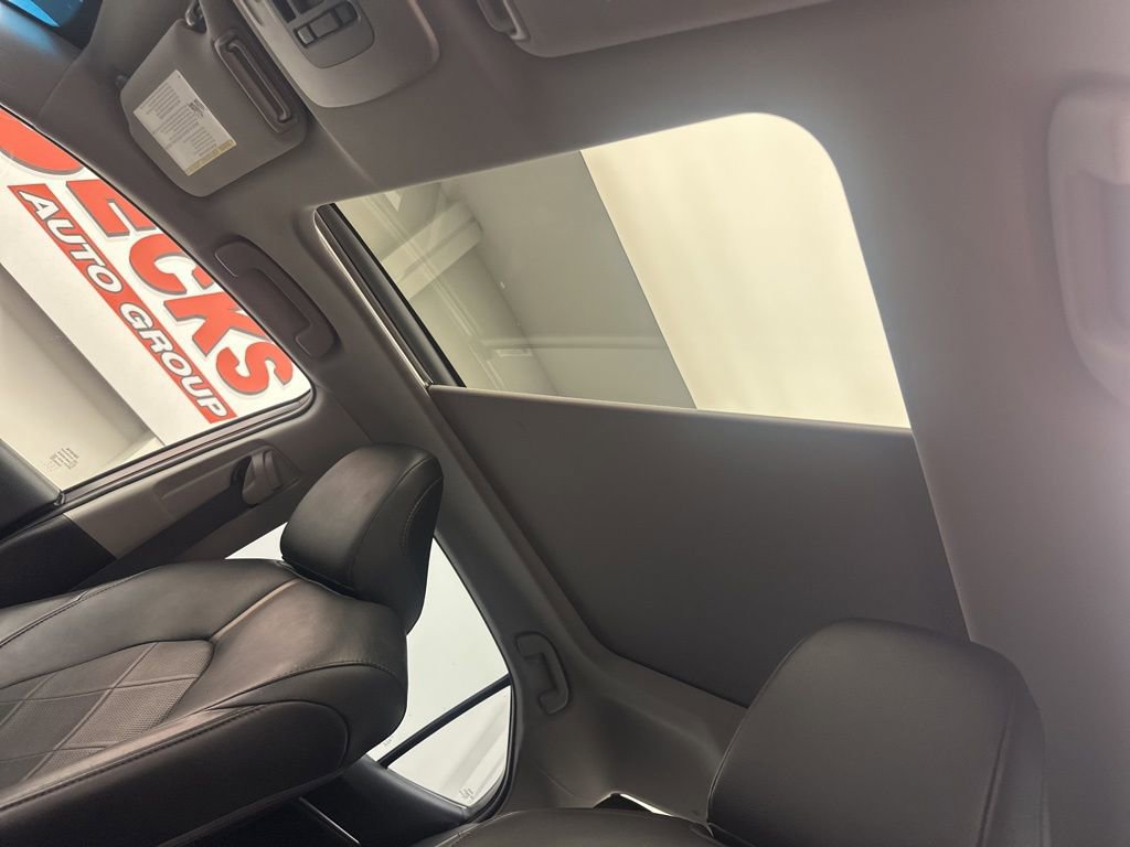 Used 2018 Toyota Camry XLE image 23