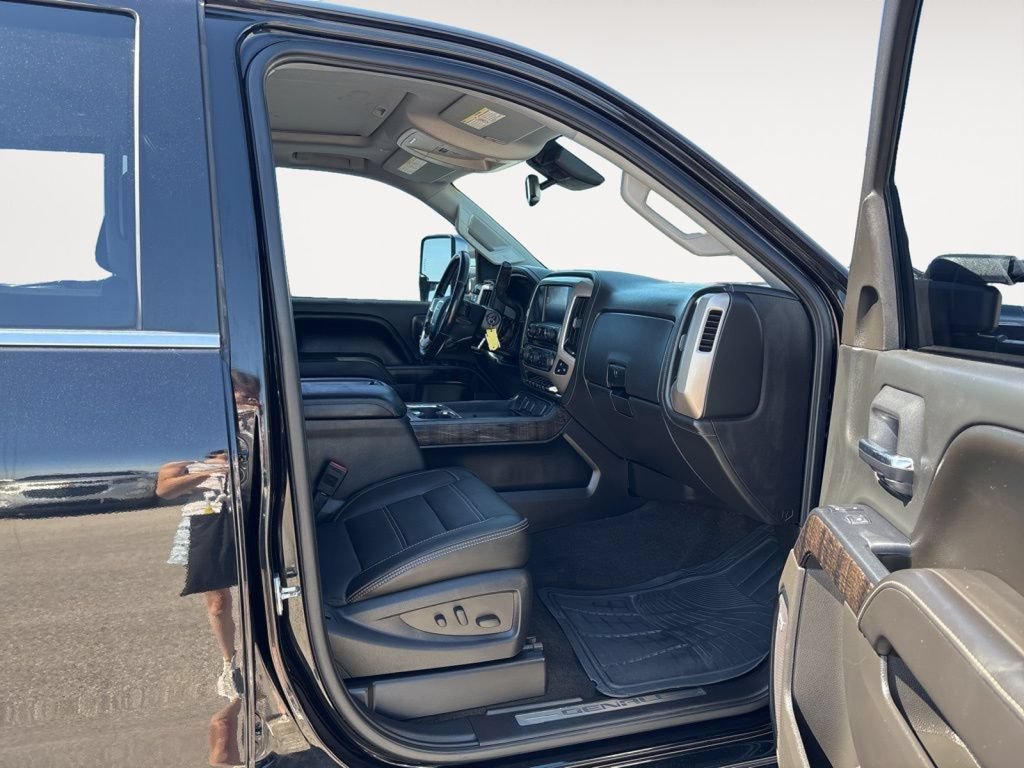 Used 2015 GMC Sierra 3500 Denali w/ Duramax Plus Package AWD/4WD image 20