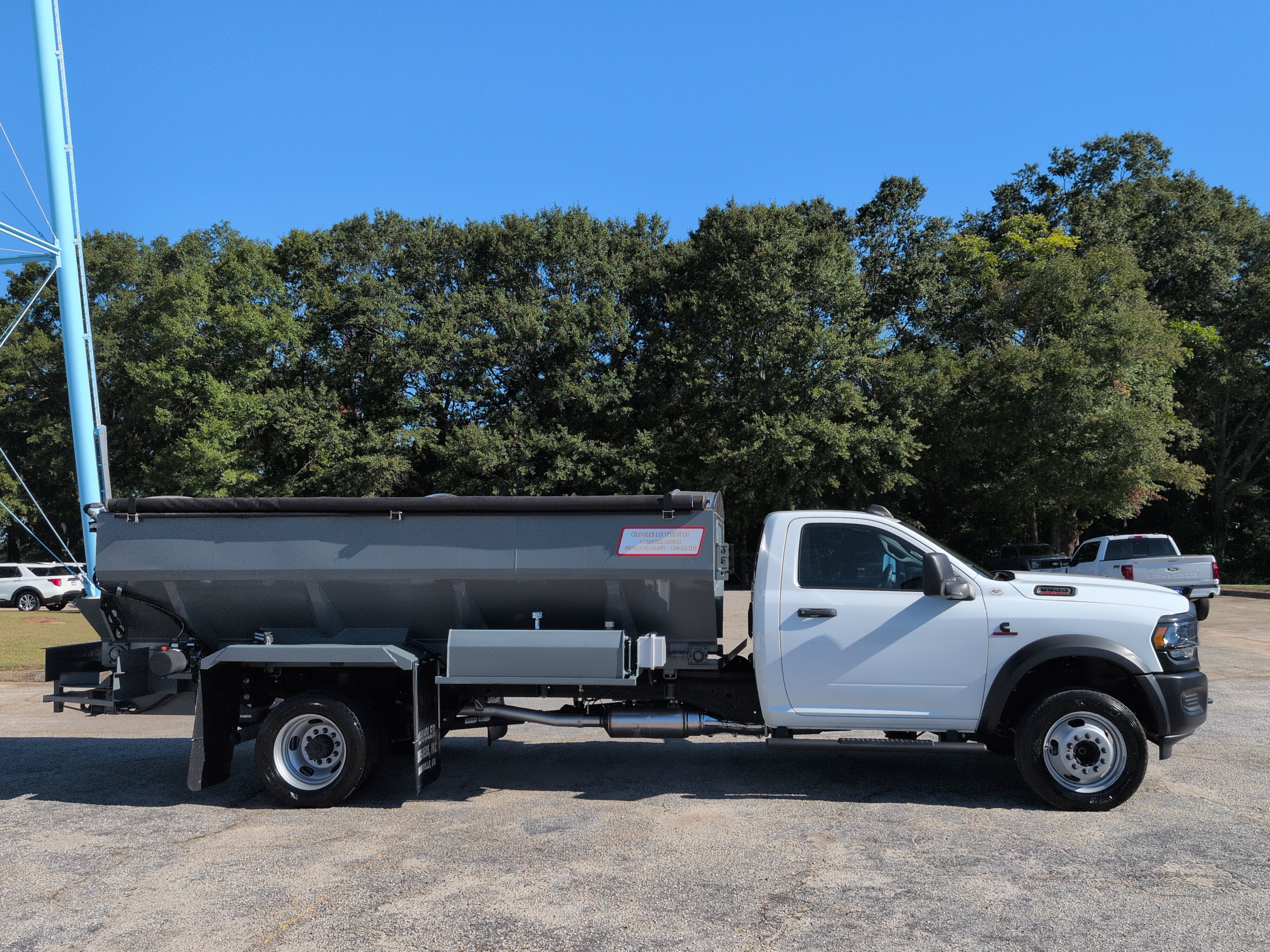 Used 2023 RAM 5500 Tradesman w/ Max Tow Package AWD/4WD image 2