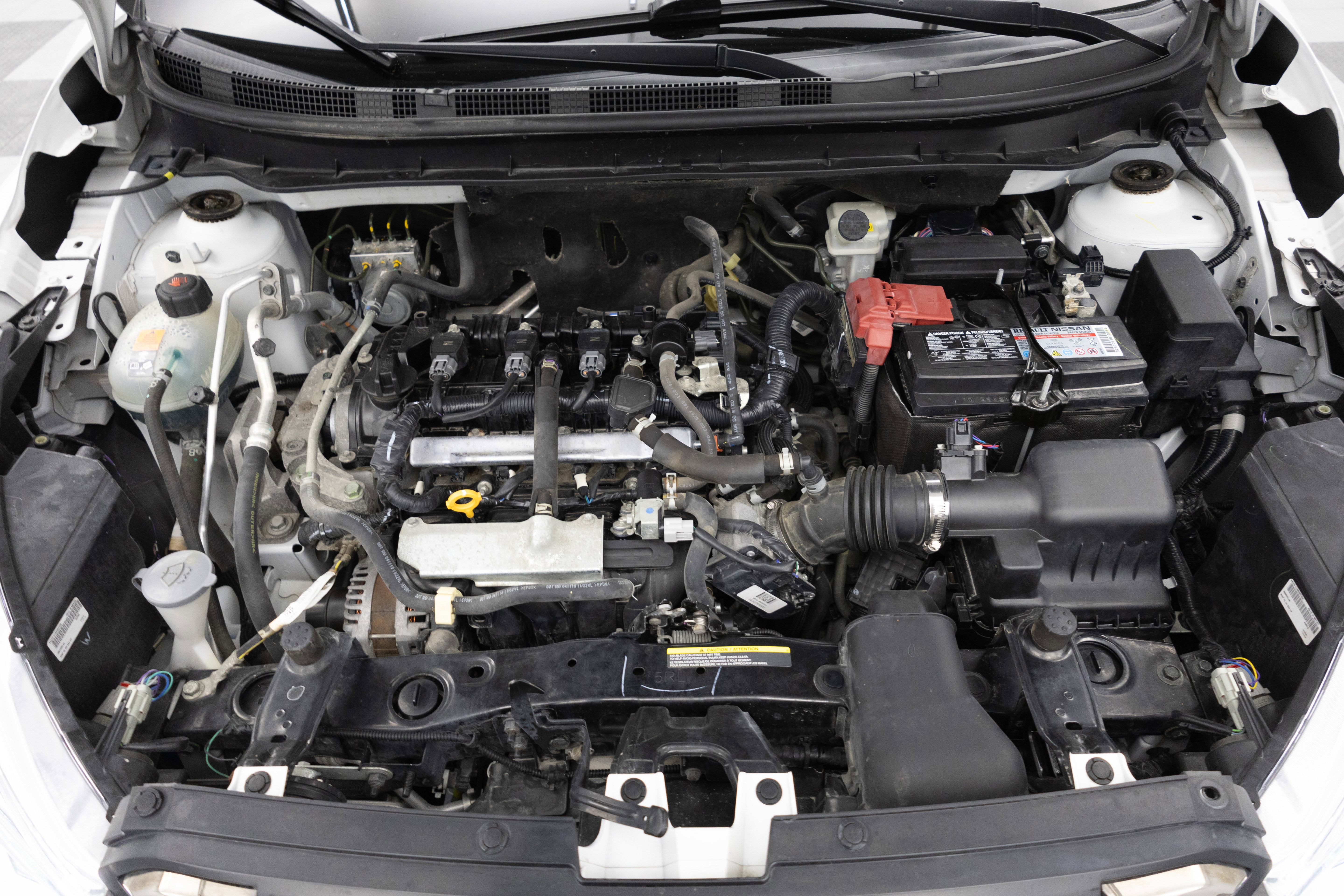 Used 2020 Nissan Kicks SR w/ SR Premium Package image 16