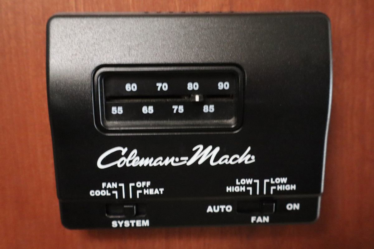 Used 2015 Ford E-450 and Econoline 450 Super Duty w/ Motorhome Prep Package image 26