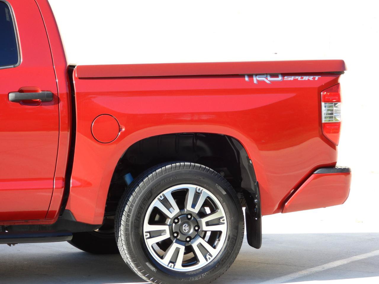 Used 2018 Toyota Tundra CrewMax SR5 w/ TRD Sport Package RWD image 37