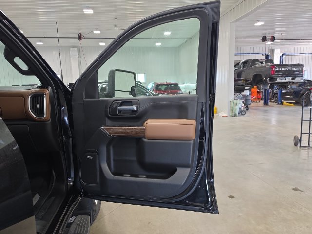 Used 2021 Chevrolet Silverado 3500 High Country w/ Z71 Off-Road Package AWD/4WD image 31