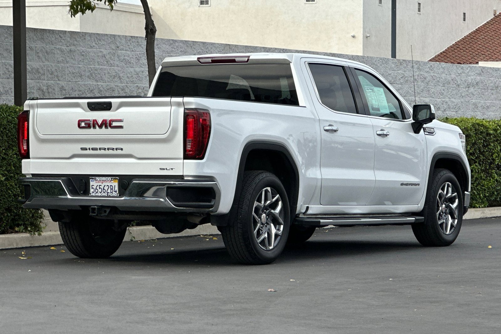 Used 2022 GMC Sierra 1500 SLT w/ SLT Convenience Package image 4