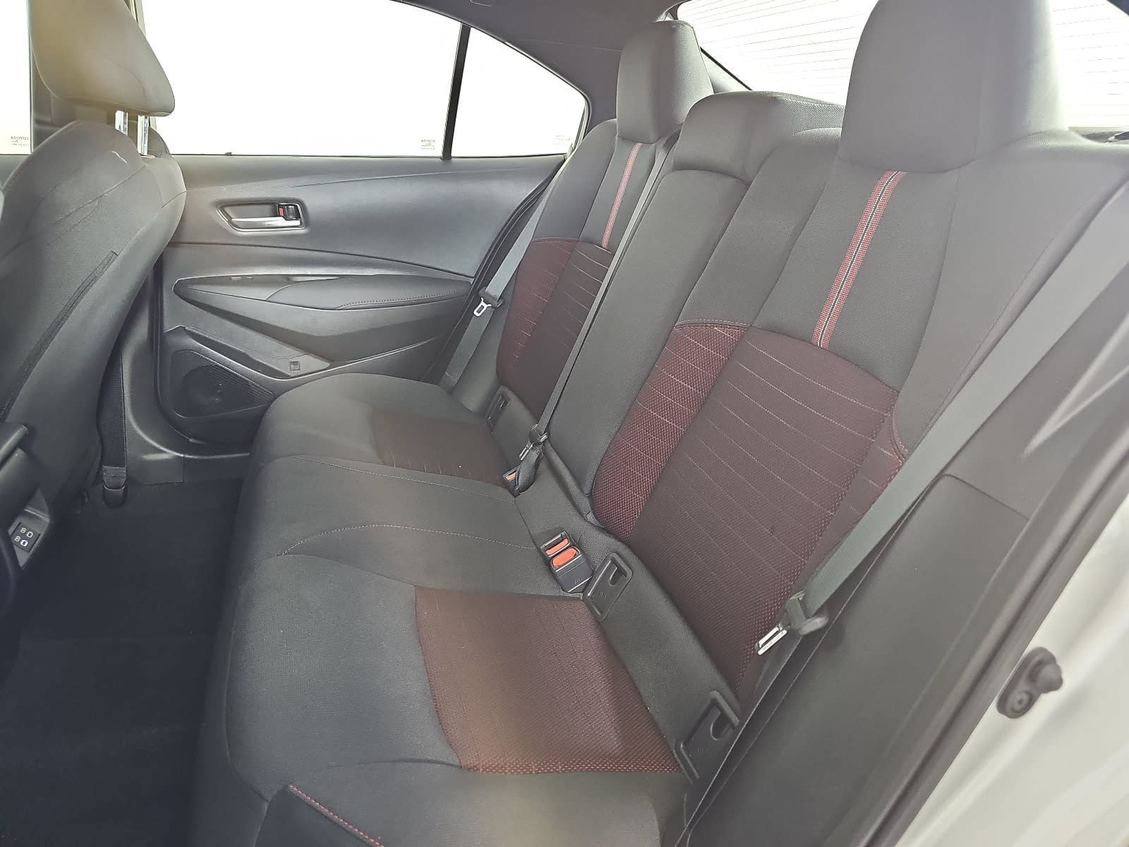 Used 2025 Toyota Corolla SE FWD image 11