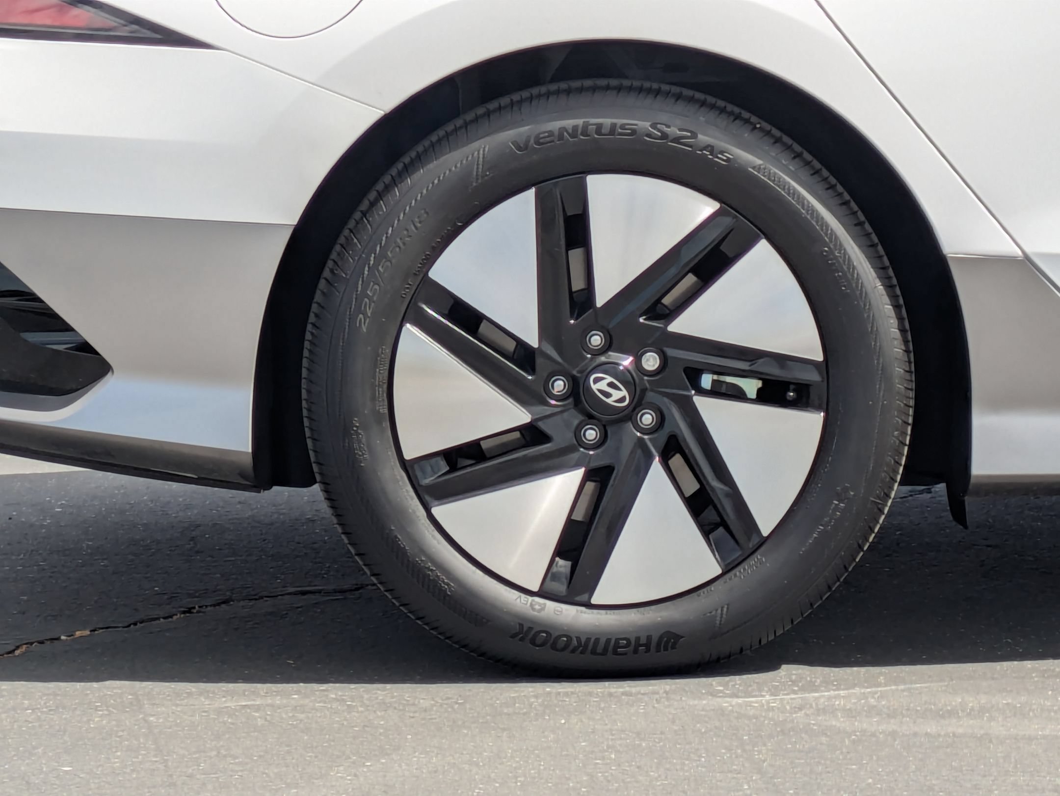 Certified 2025 Hyundai Ioniq 6 SE RWD image 9