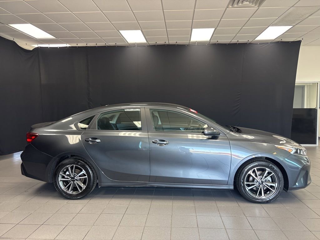Used 2023 Kia Forte LXS FWD image 2