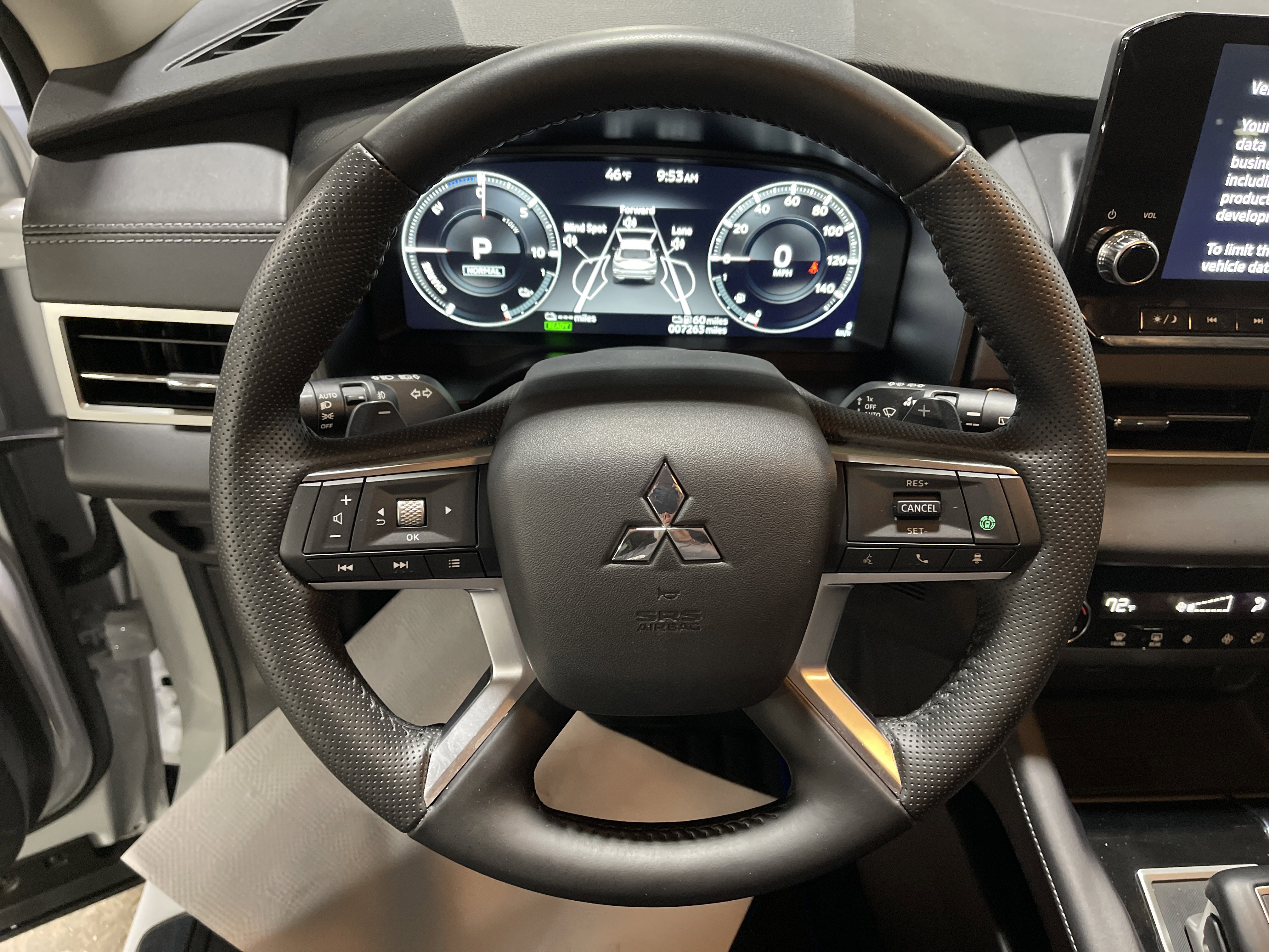 Used 2025 Mitsubishi Outlander SE image 19