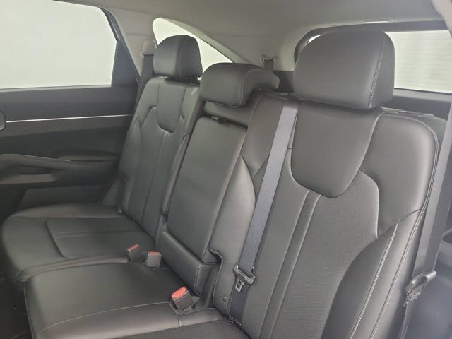 Certified 2023 Kia Sorento S FWD image 11