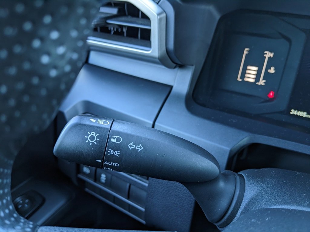 Used 2024 Toyota Tacoma SR image 41