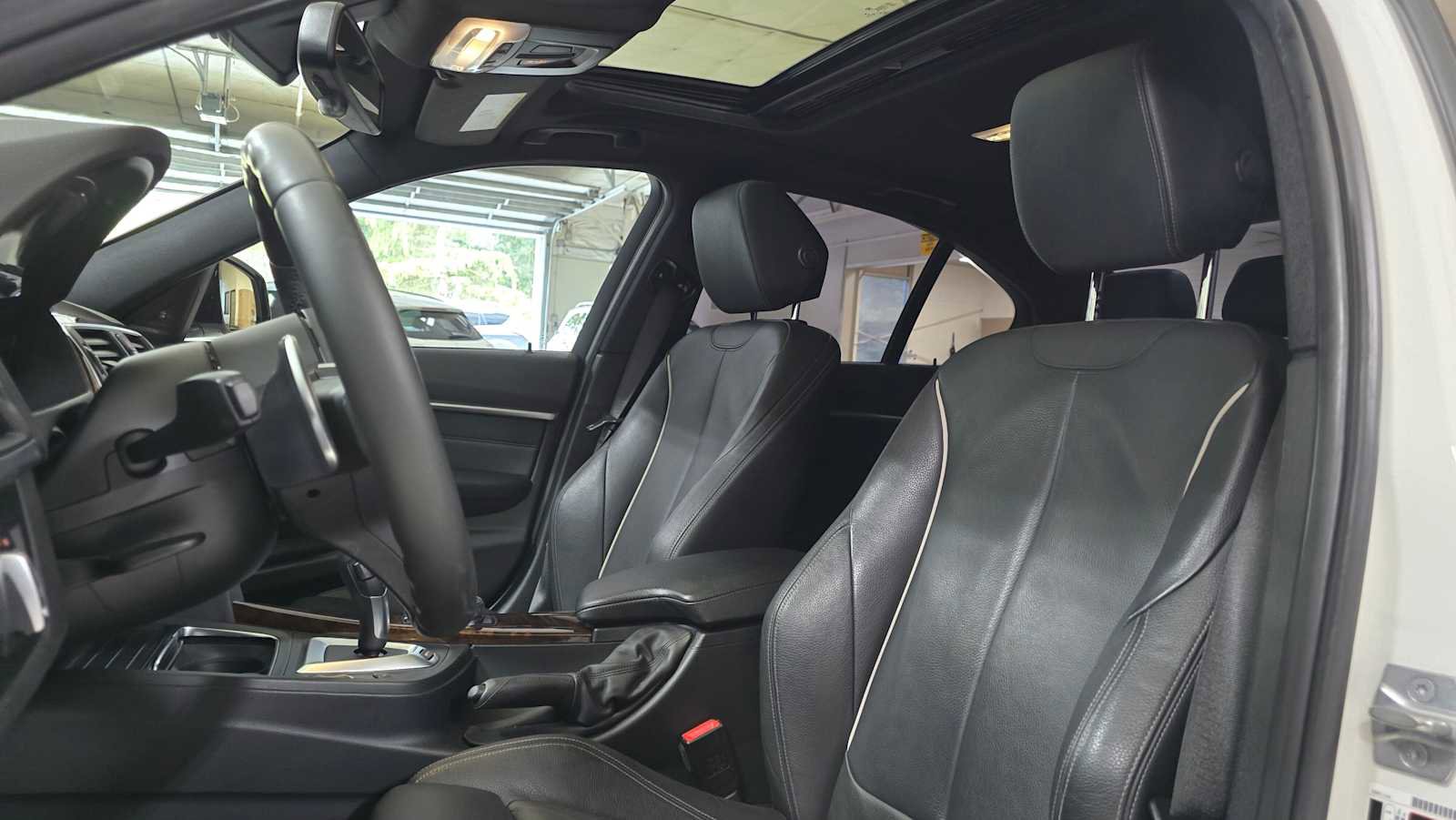 Used 2017 BMW 330e 330e iPerformance image 21