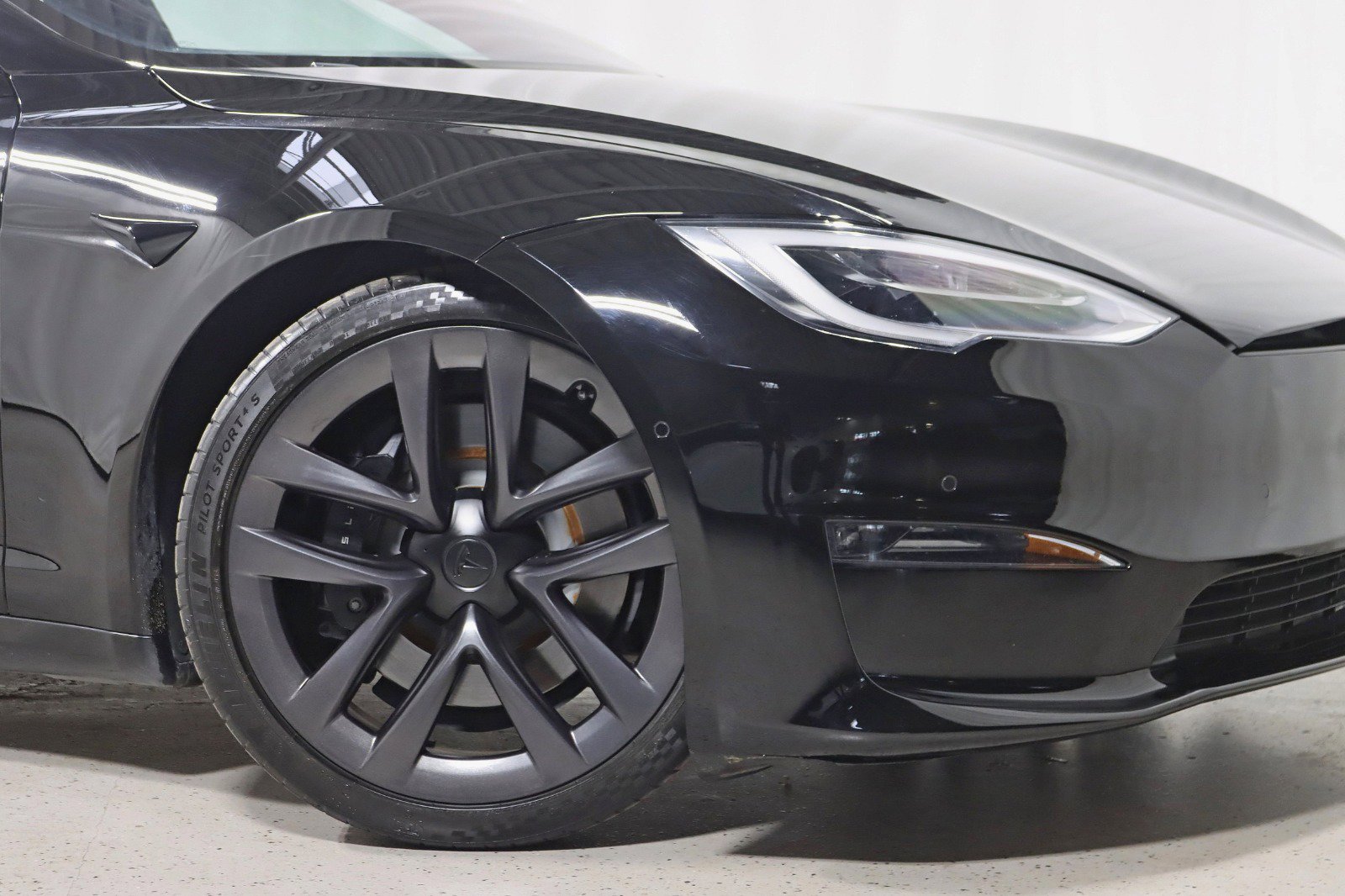 Used 2022 Tesla Model S Plaid image 5