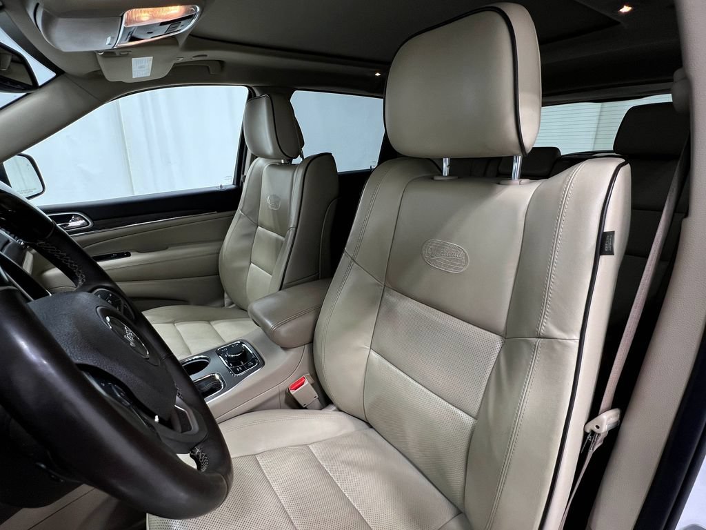 Used 2018 Jeep Grand Cherokee Overland AWD/4WD image 14