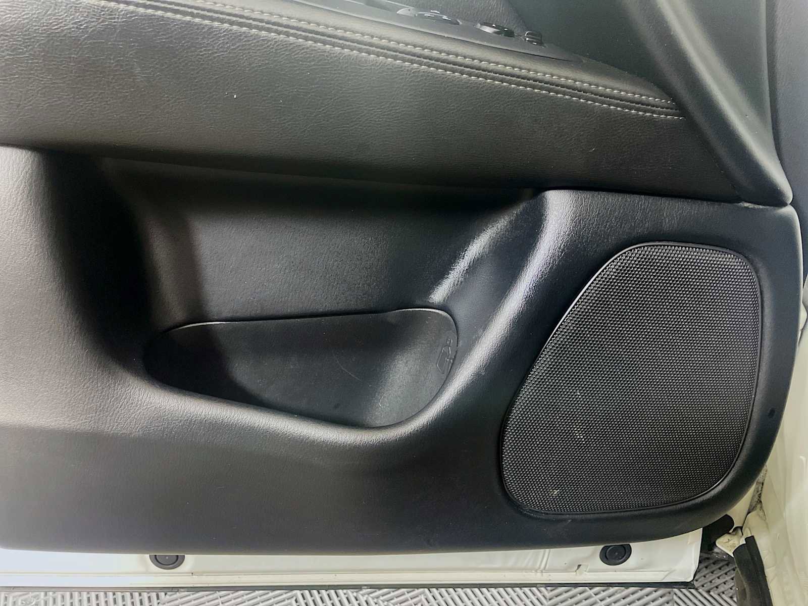 Used 2020 Nissan Pathfinder S image 16