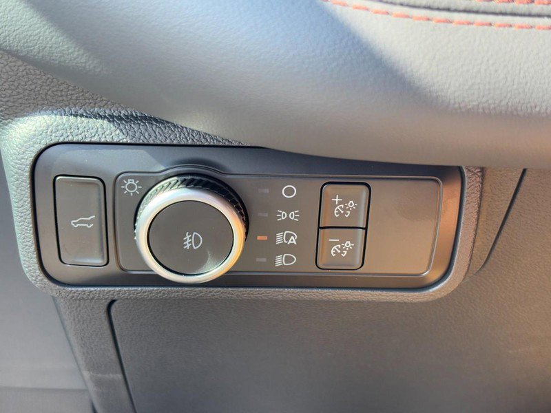 New 2025 Ford Explorer Active image 12