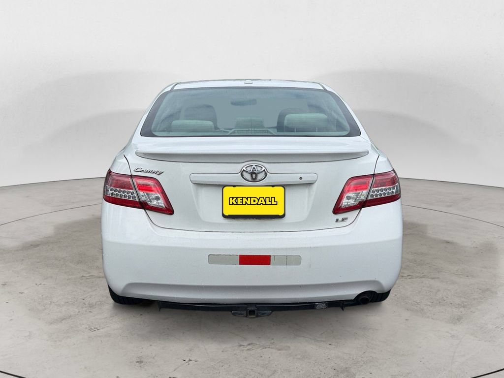 Used 2011 Toyota Camry LE FWD image 4