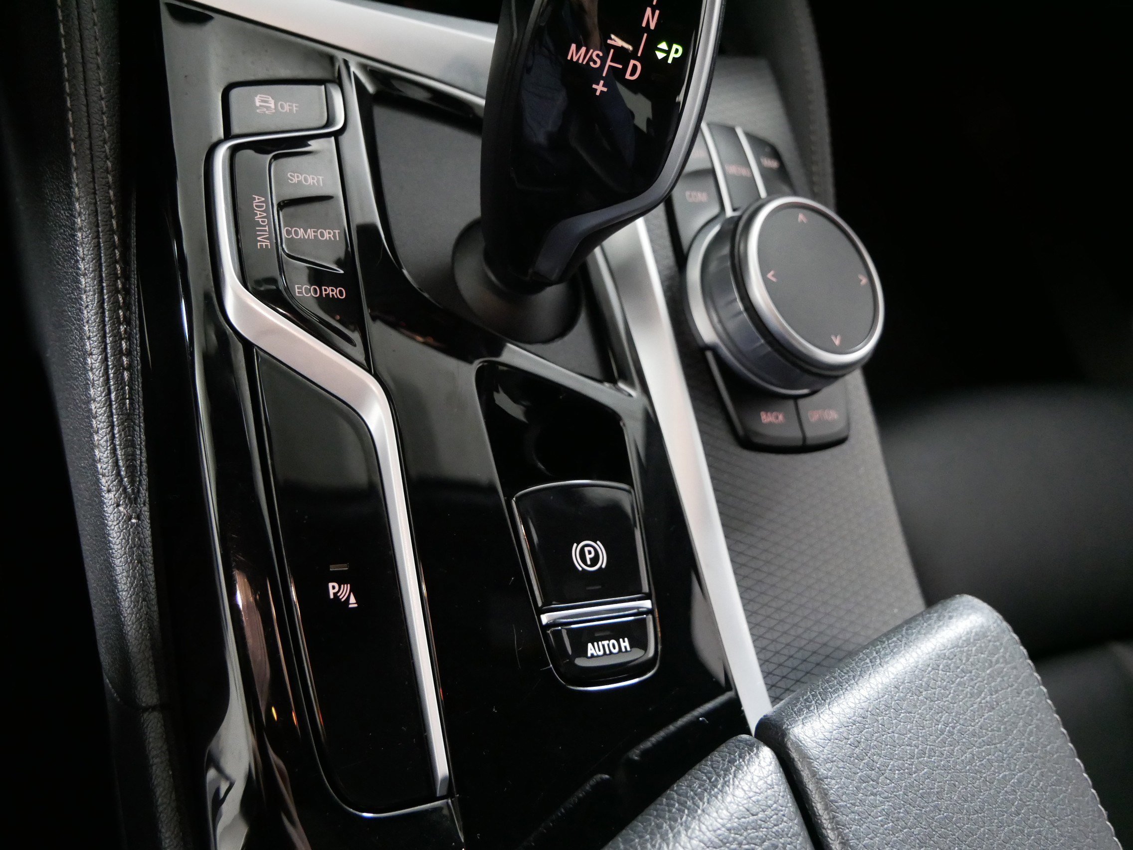 Used 2022 BMW M550i xDrive image 29