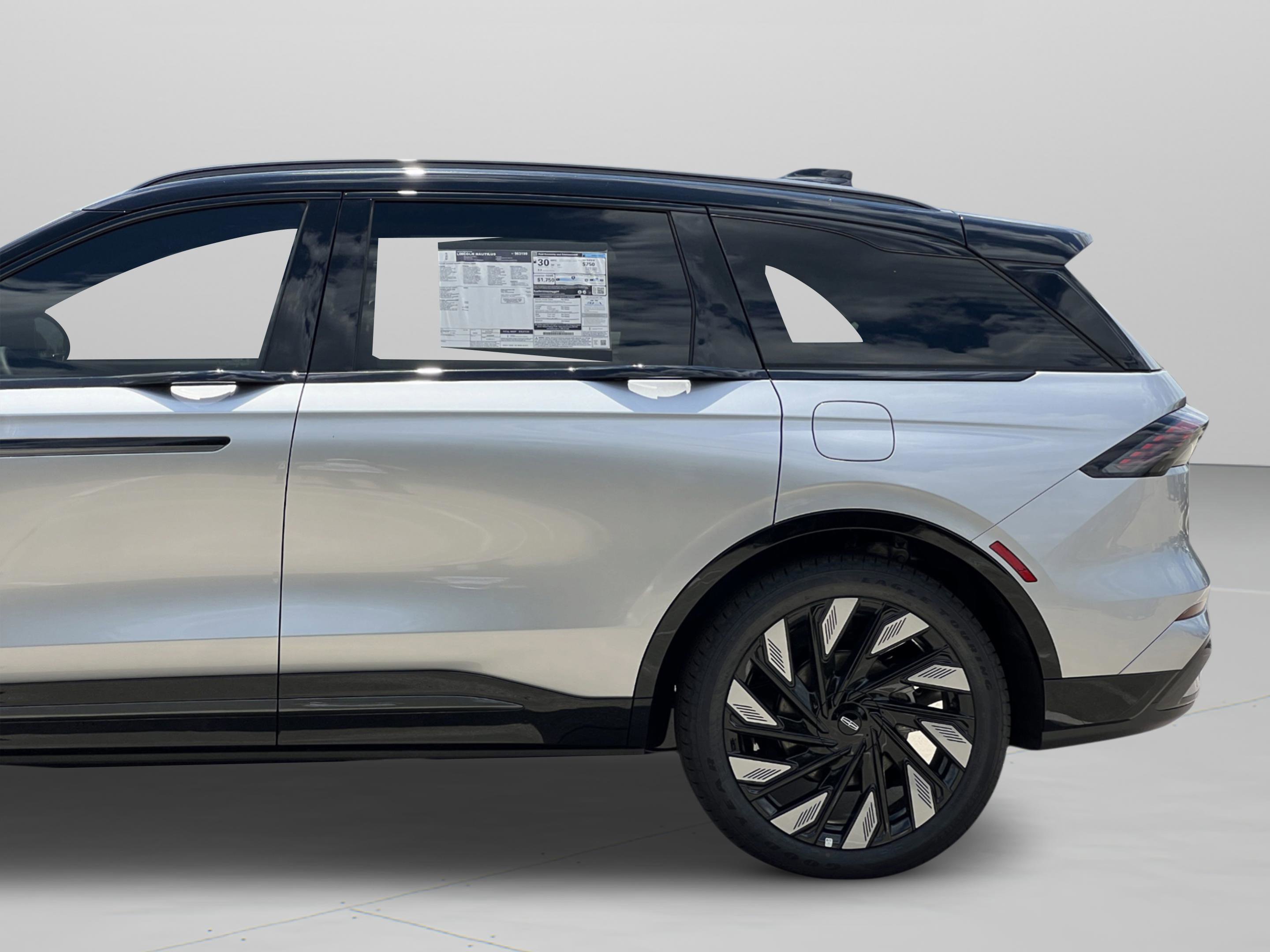 New 2025 Lincoln Nautilus Reserve w/ Jet Appearance Package image 5