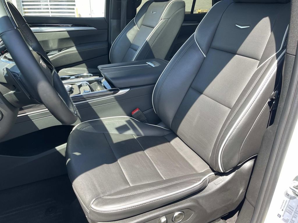 Certified 2025 Cadillac Escalade Sport AWD/4WD image 25