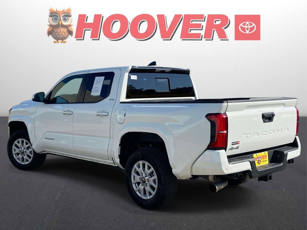 Used 2025 Toyota Tacoma SR5 AWD/4WD image 8