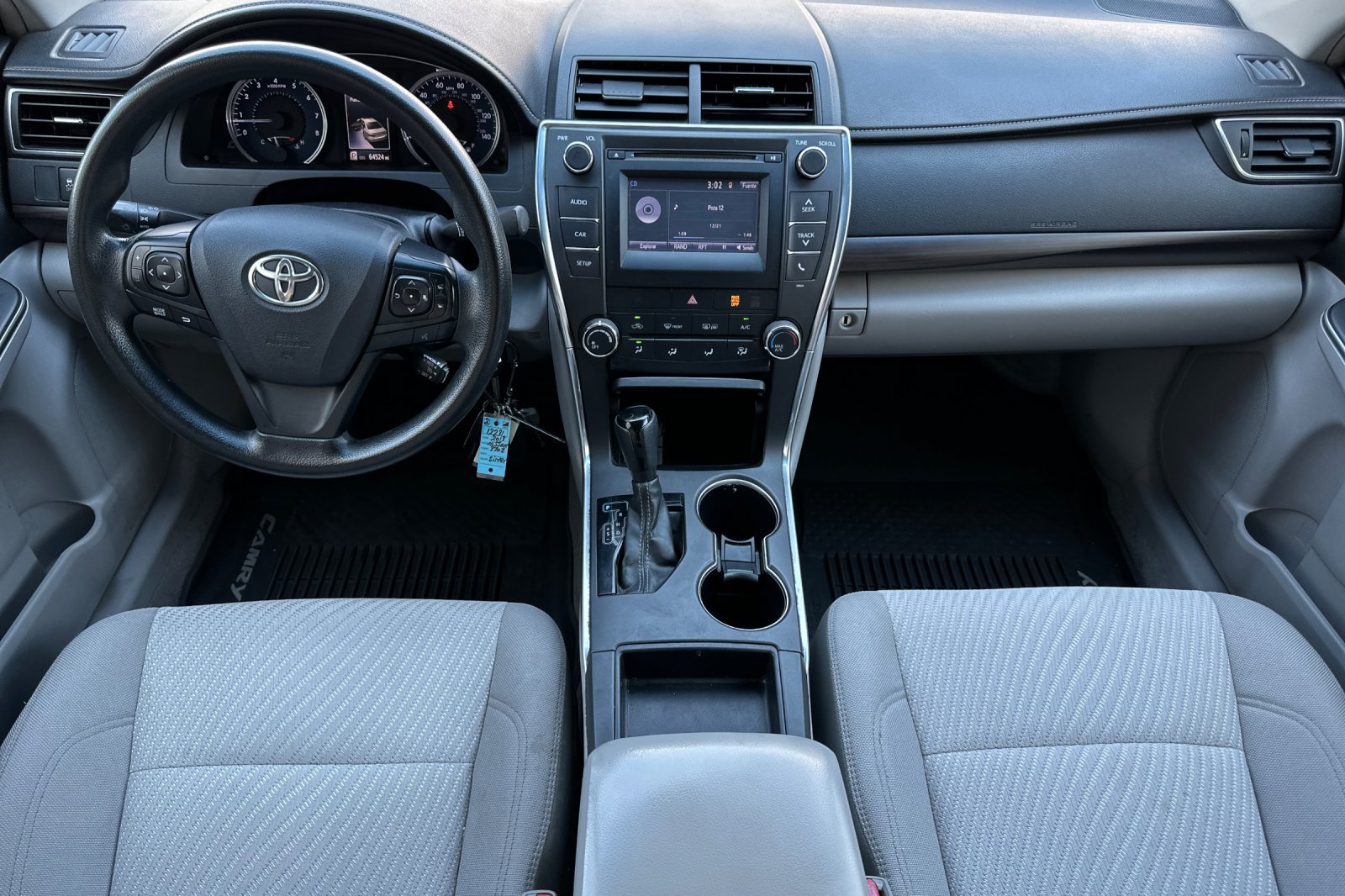 Used 2017 Toyota Camry LE FWD image 14