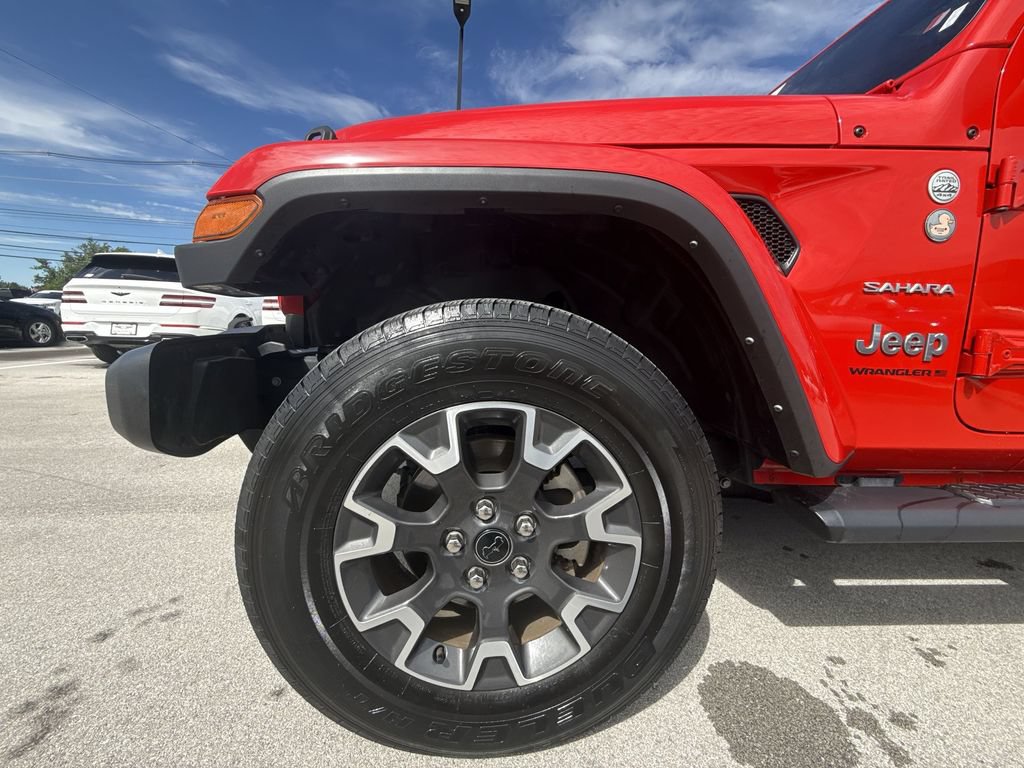 Used 2024 Jeep Wrangler Unlimited Sahara AWD/4WD image 12