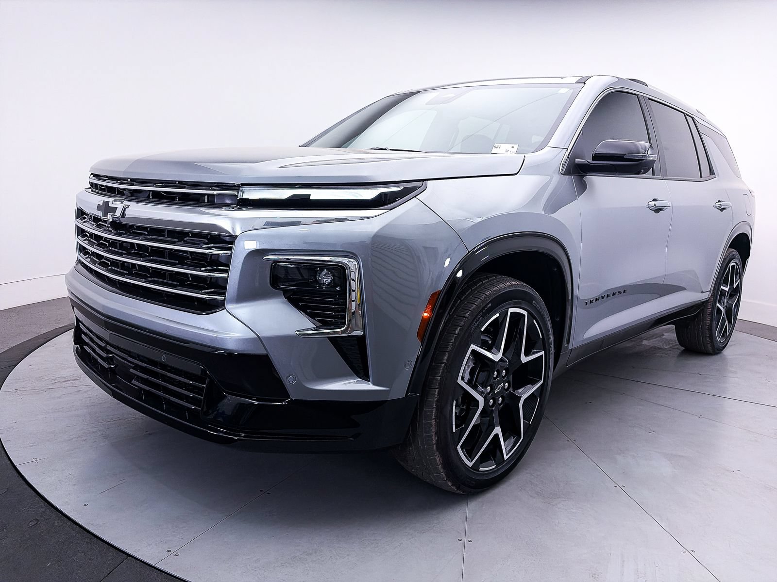 Used 2025 Chevrolet Traverse High Country FWD image 14