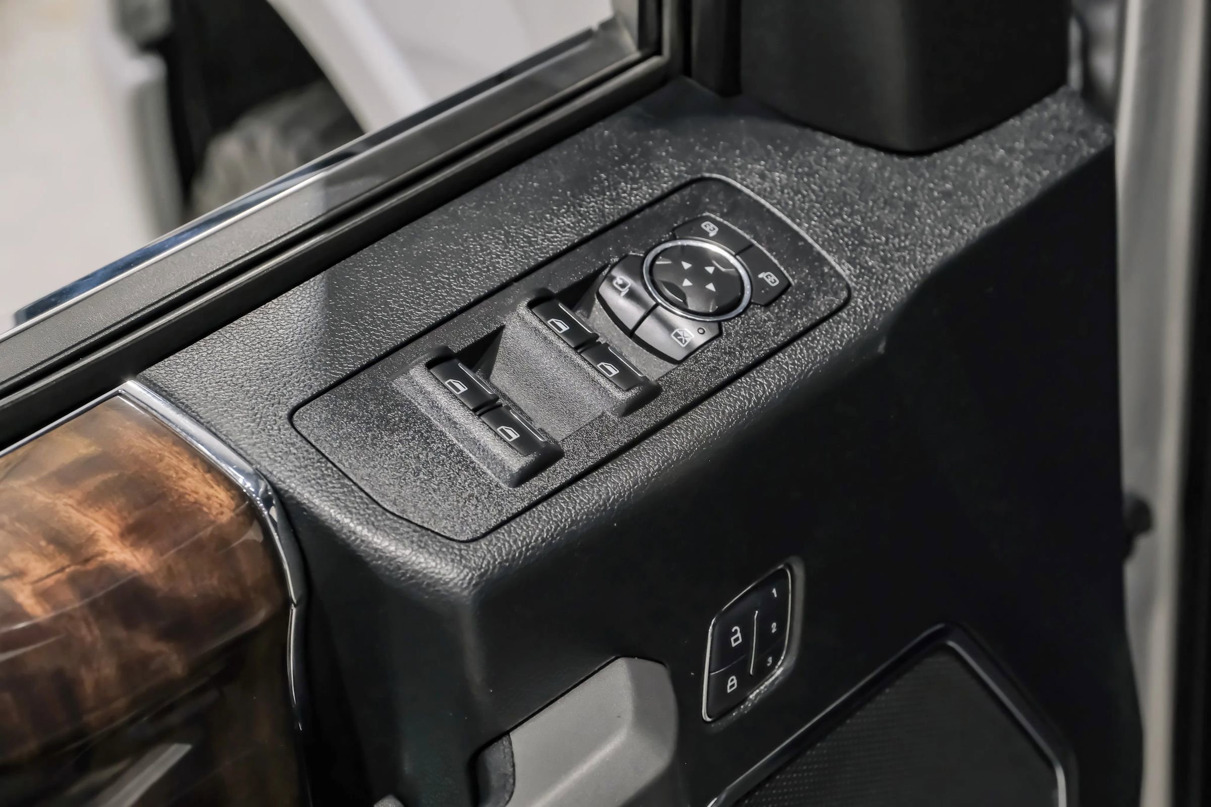 Used 2016 Ford F150 Platinum w/ Equipment Group 701A Luxury AWD/4WD image 51