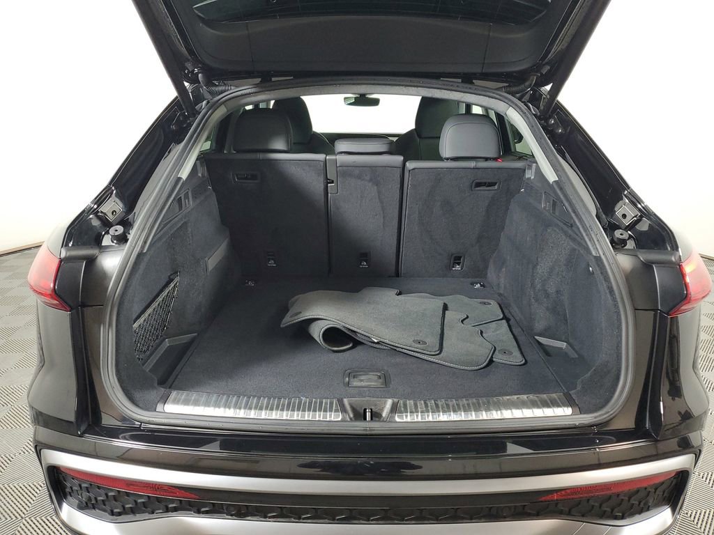Used 2025 Audi Q5 Premium Plus w/ Premium Plus image 9